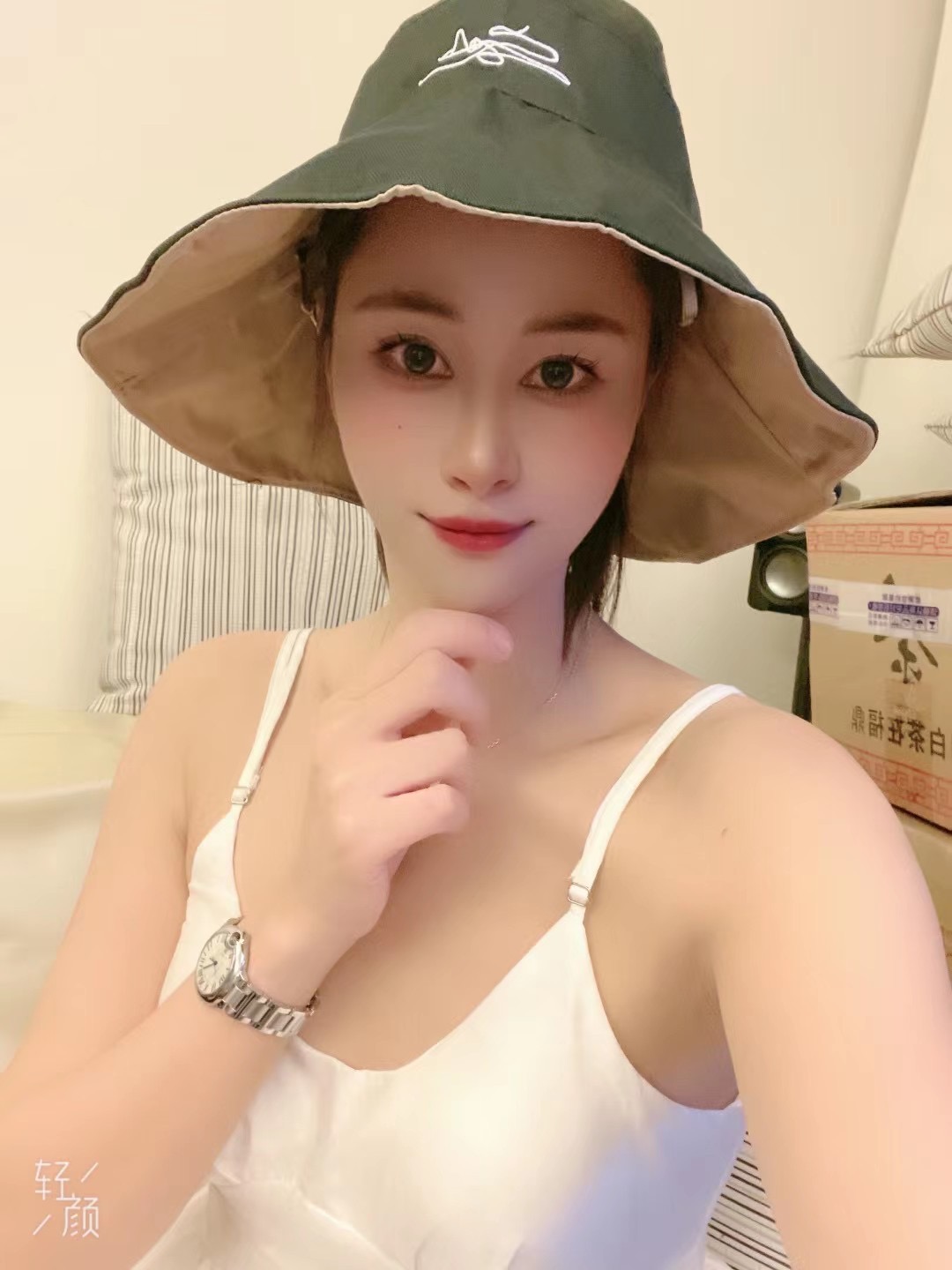 静安细腰大长腿妹子林津语